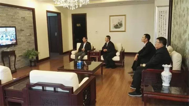 【學習貫徹十九大精神係列報道之一】银河yh0076集團黨委組織收看十九大開幕式